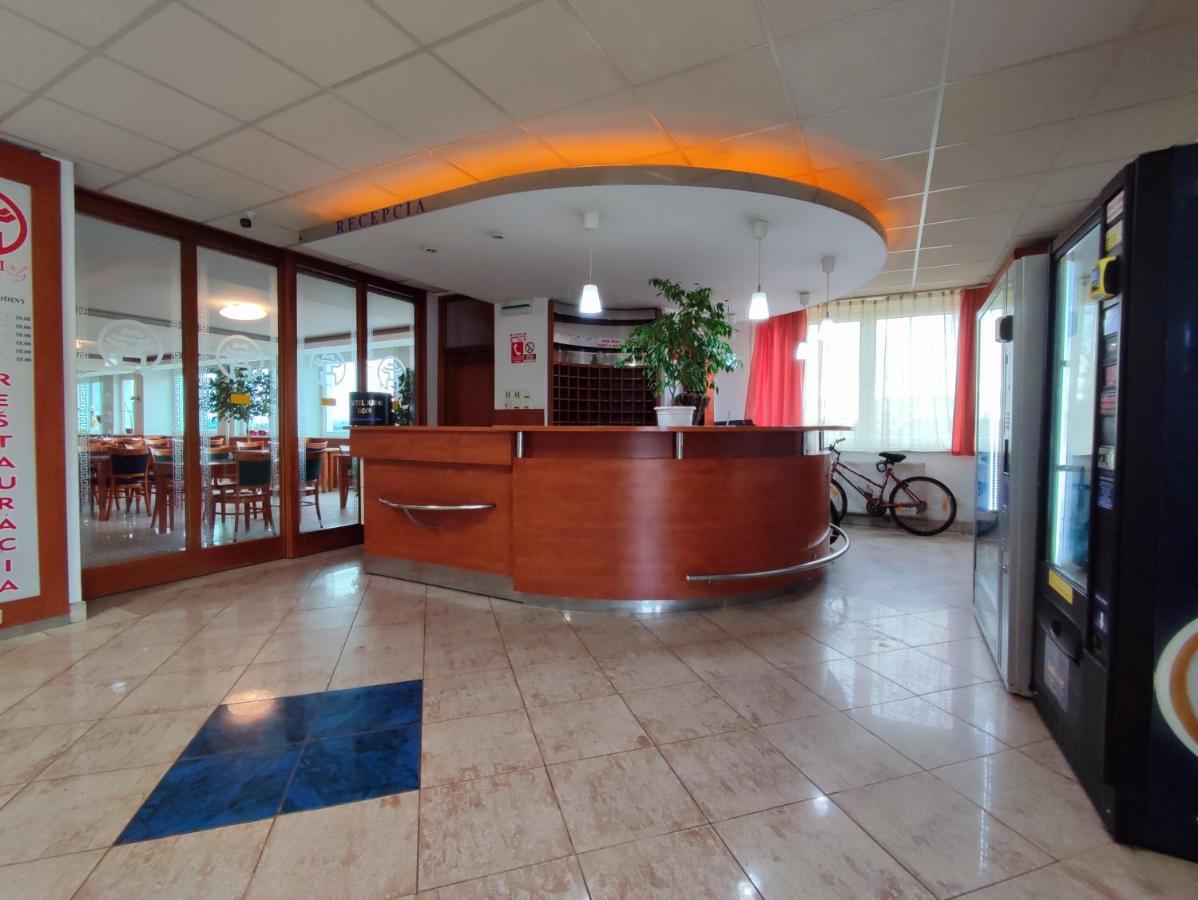 Hotel Jurki Dom براتسيلافا المظهر الخارجي الصورة