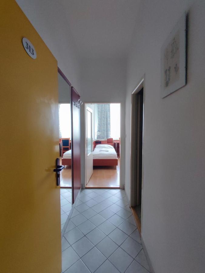 Hotel Jurki Dom براتسيلافا المظهر الخارجي الصورة