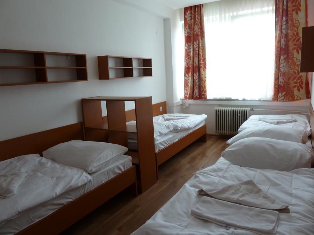 Hotel Jurki Dom براتسيلافا المظهر الخارجي الصورة